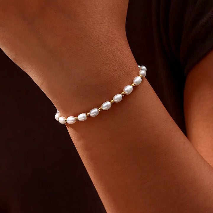 Elegante romantische armband met parelglans
