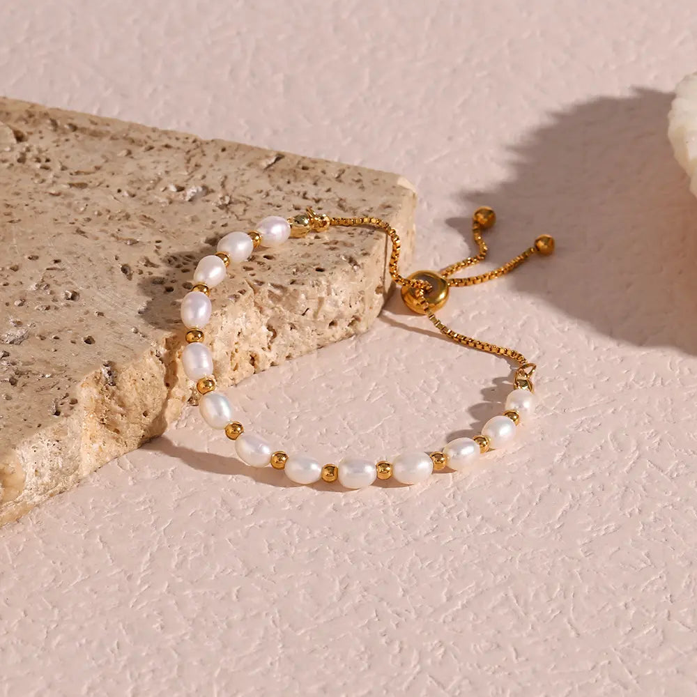 Elegante romantische armband met parelglans