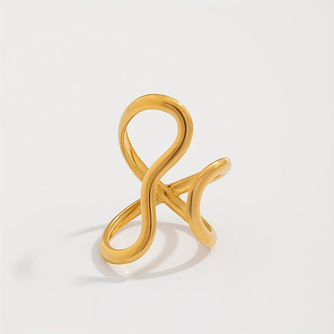 Chique ring met asymmetrische golf