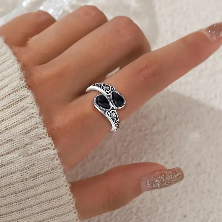 Elegante ring met bloem in maansteenlook