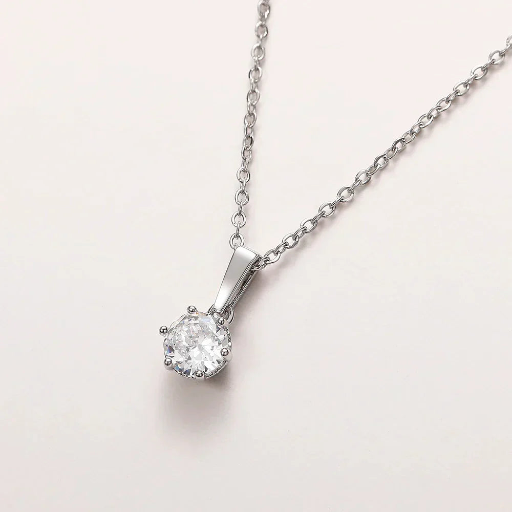 Klassieke ketting met kristalheldere hanger