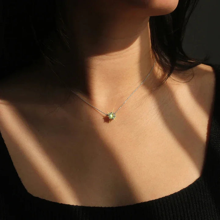 Elegante solitaire ketting met kristalglans