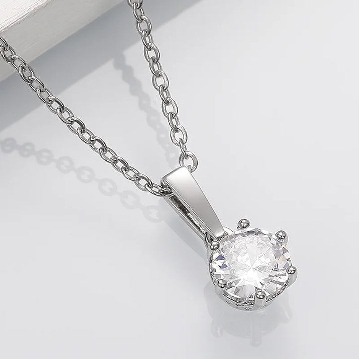 Klassieke ketting met kristalheldere hanger