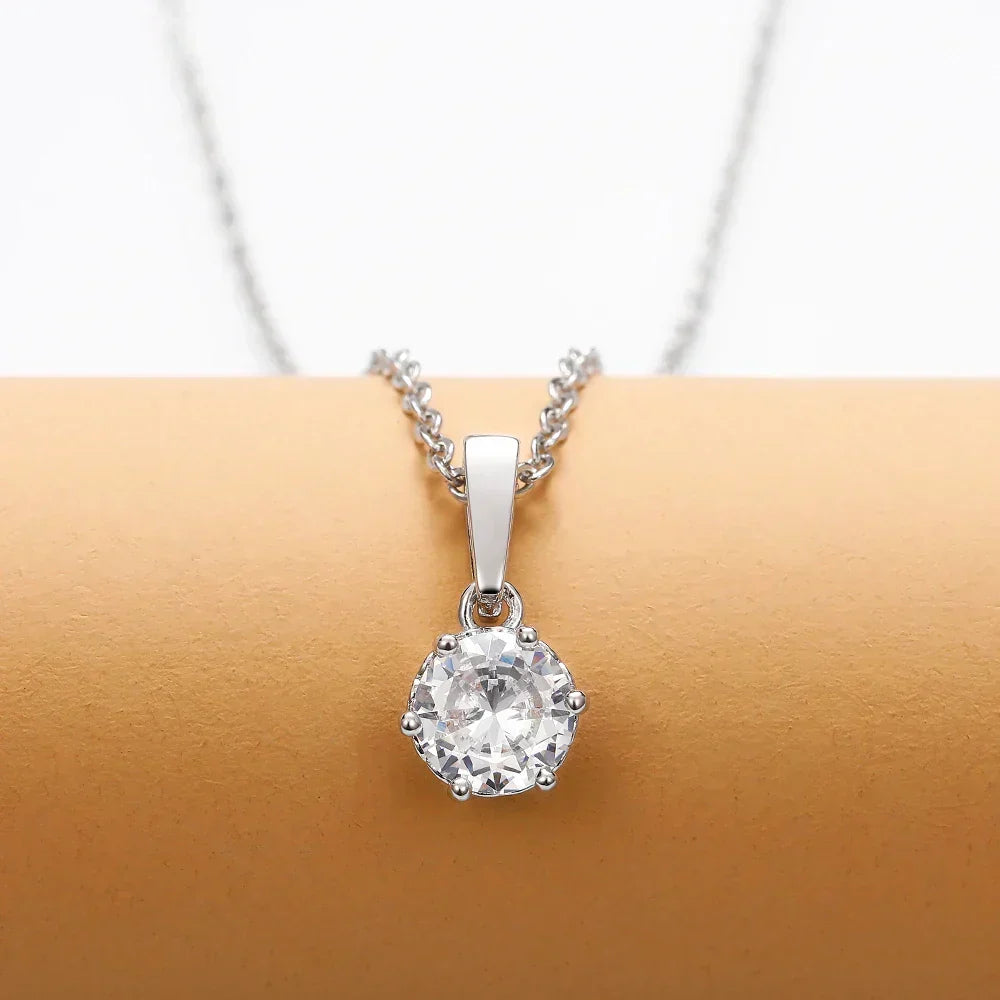 Klassieke ketting met kristalheldere hanger