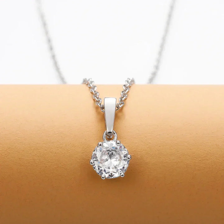 Klassieke ketting met kristalheldere hanger
