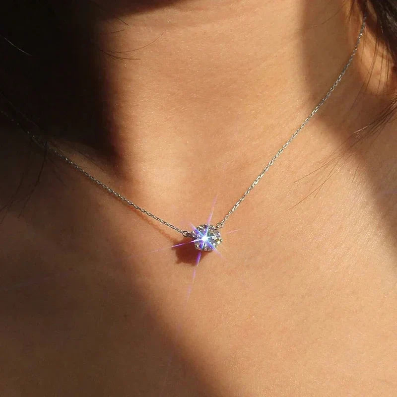 Elegante solitaire ketting met kristalglans