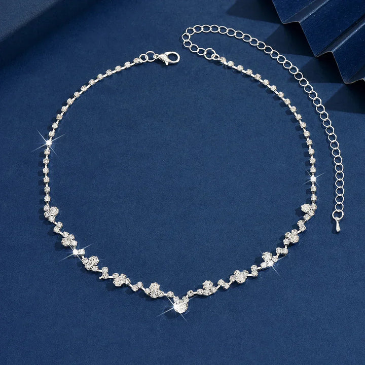 Elegante bruidsketting met briljante steentjes