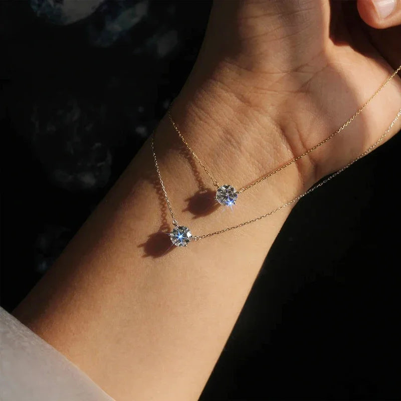Elegante solitaire ketting met kristalglans