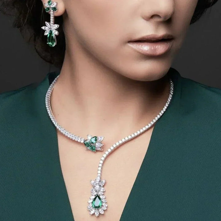 Vintage ketting met smaragdgroene bloesem