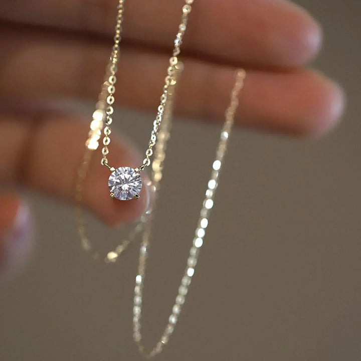 Goudkleurige ketting met kristalsteentjes