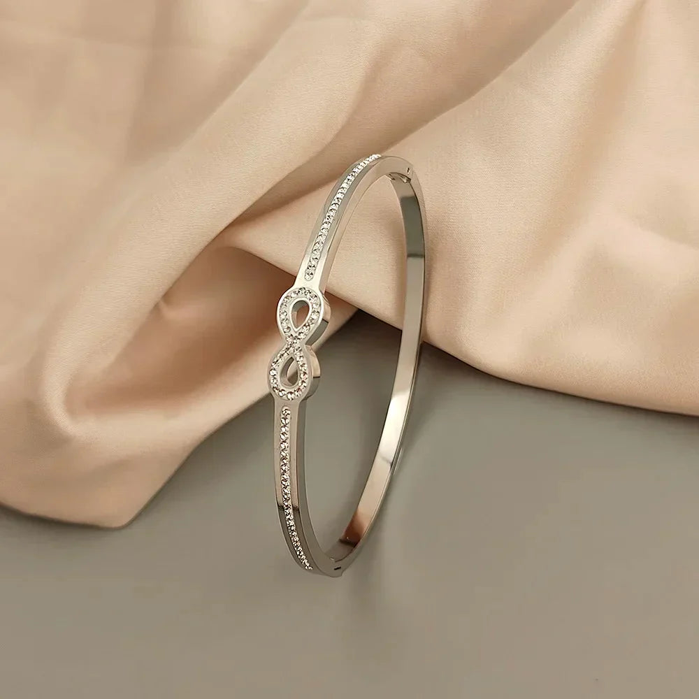 Infinity-bangle met exclusieve kristalglans