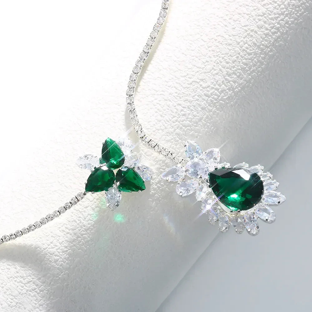 Vintage ketting met smaragdgroene bloesem