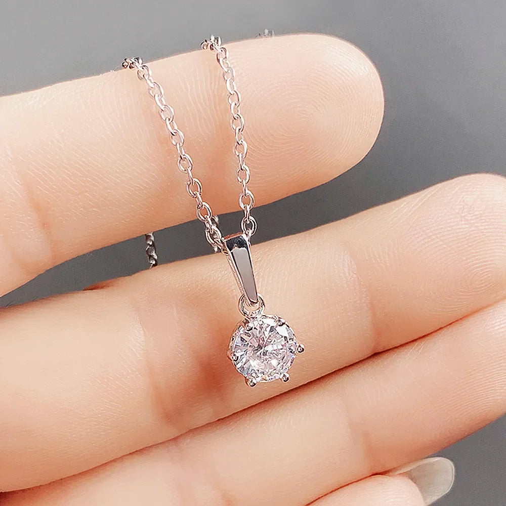 Klassieke ketting met kristalheldere hanger