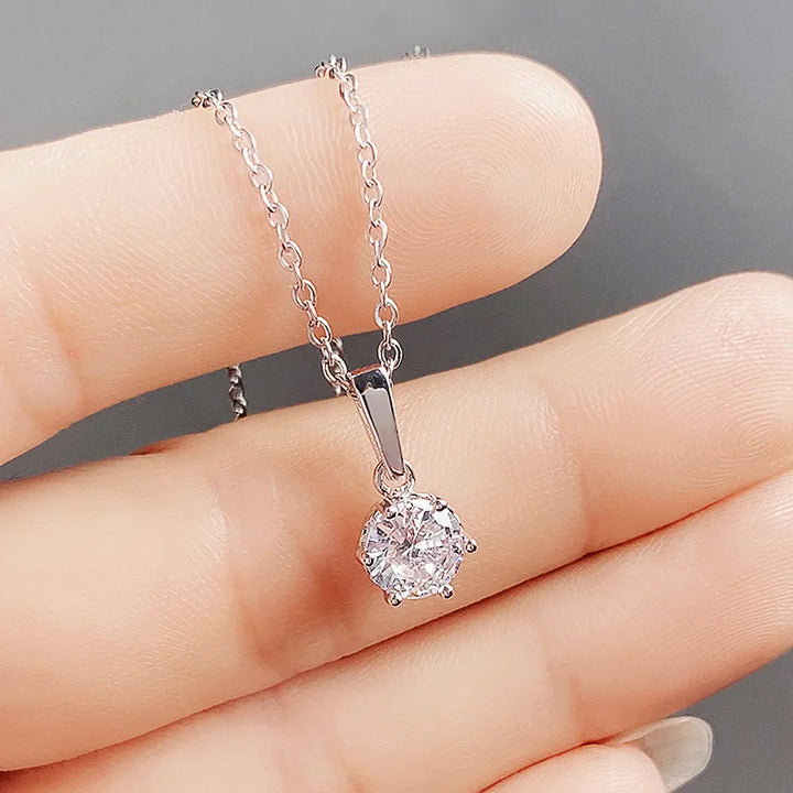 Klassieke ketting met kristalheldere hanger