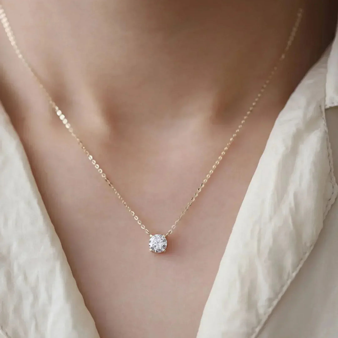 Goudkleurige ketting met kristalsteentjes