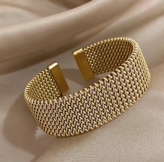 Elegante armband van gevlochten gaas met open ontwerp