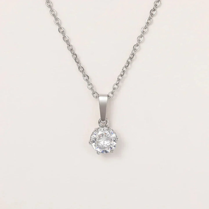 Klassieke ketting met kristalheldere hanger