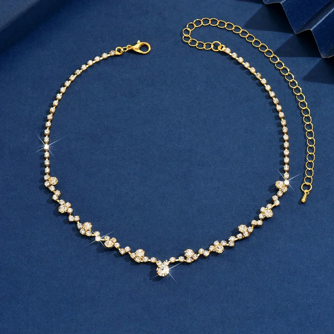 Elegante bruidsketting met briljante steentjes