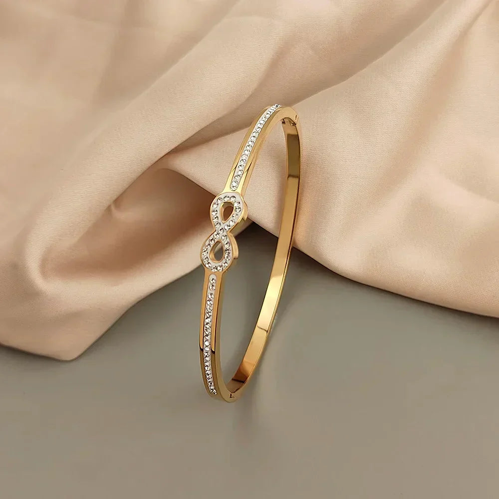 Infinity-bangle met exclusieve kristalglans