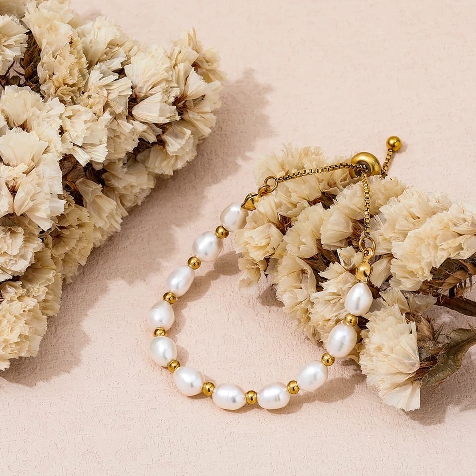 Elegante romantische armband met parelglans