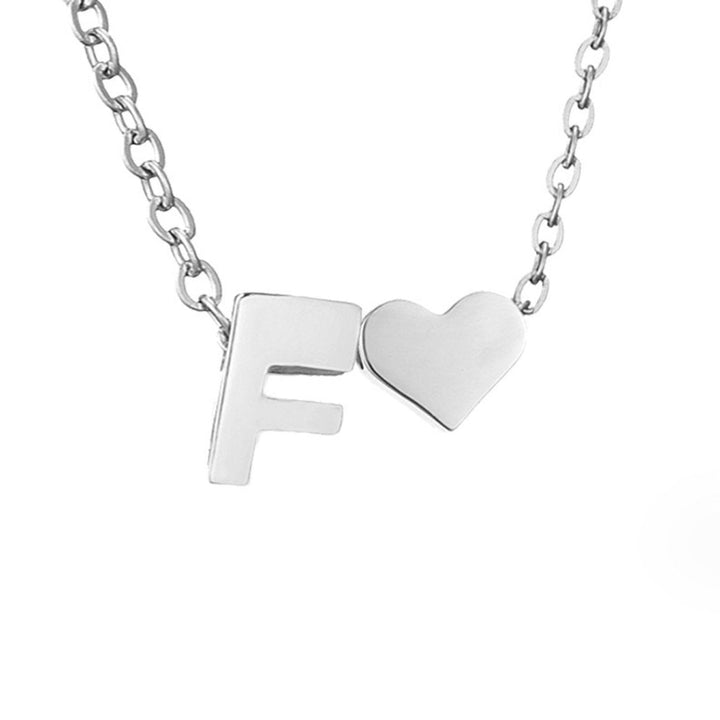 Tijdloze initiaal-ketting met harthanger