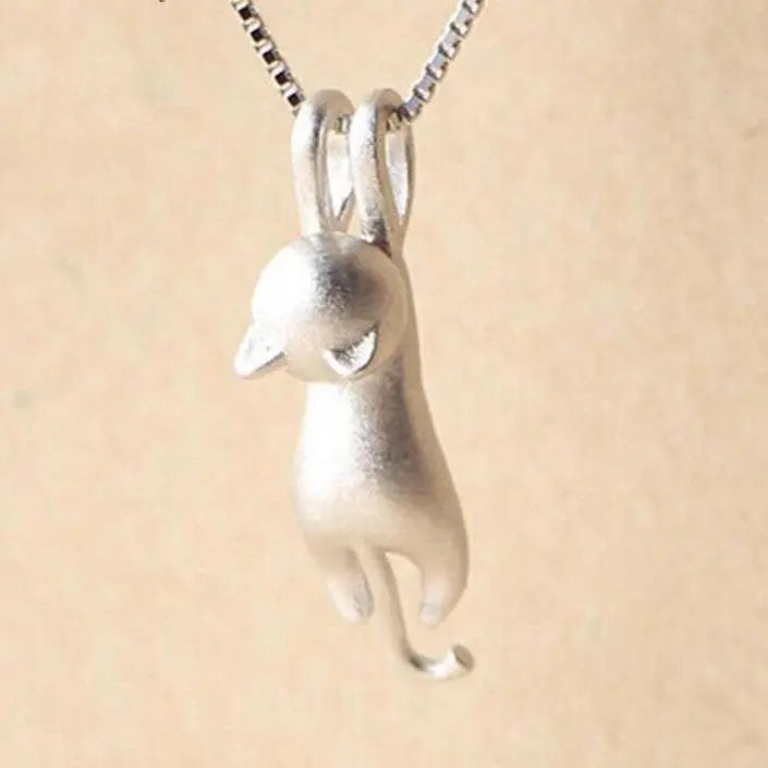 Vrolijke zilverkleurige ketting met kitten